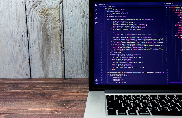 フロントエンジニアの副業の始め方やメリット・デメリット